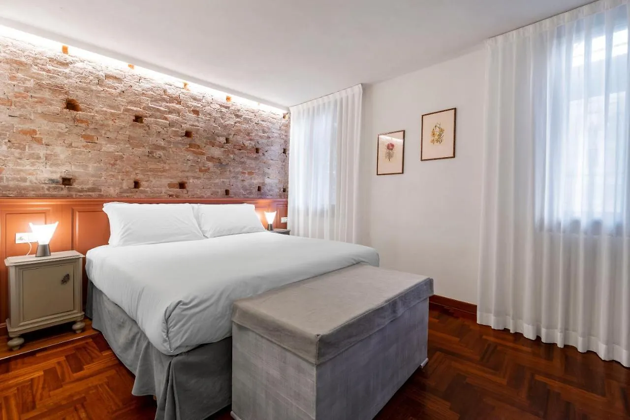 San Silvestro House Apartment Venice Italy