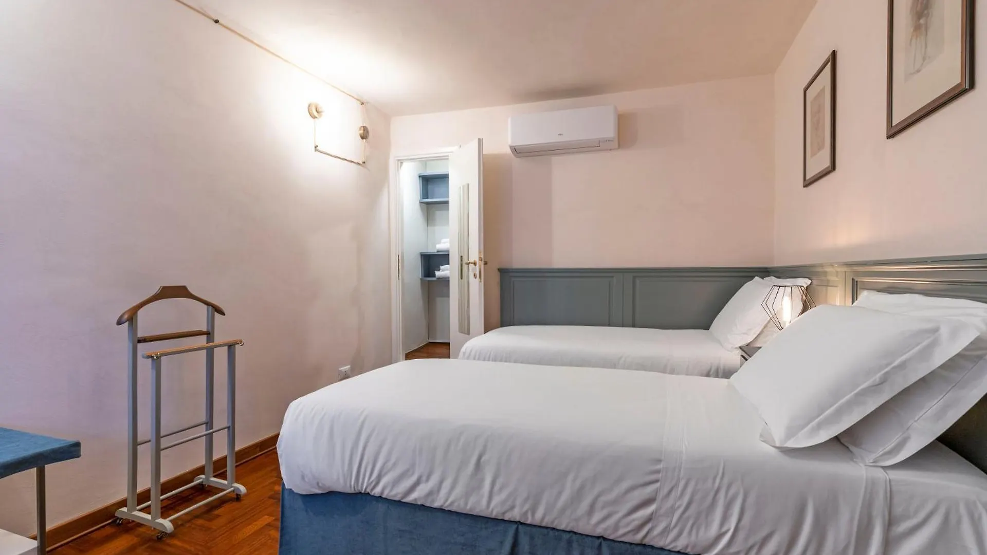 San Silvestro House Apartment Venice 0*,  Italy